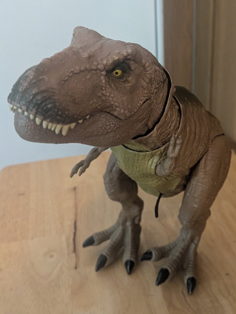 2017 Jurassic World Legacy Collection Extreme Chomping T-Rex-Working 21"